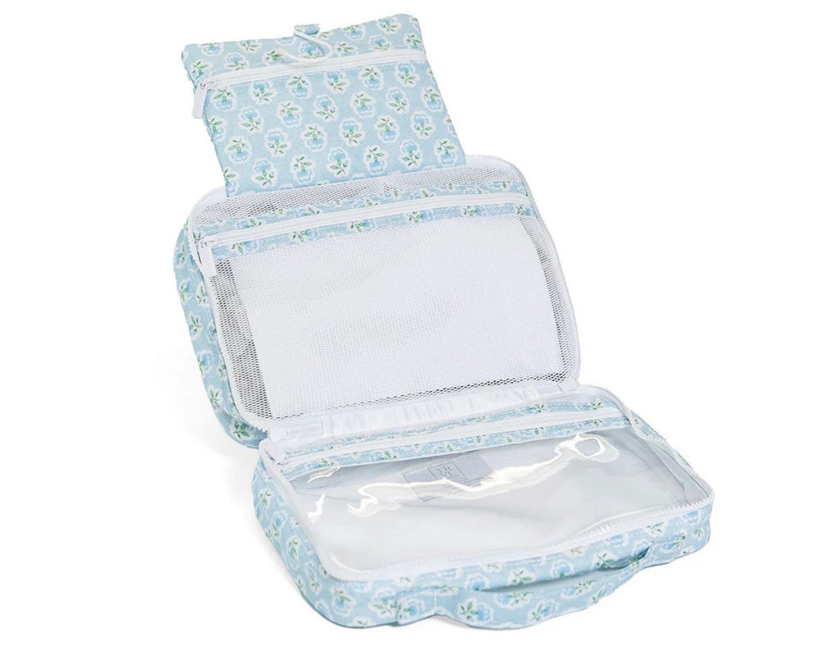 Bundle Up2 Hanging Toiletry Bag