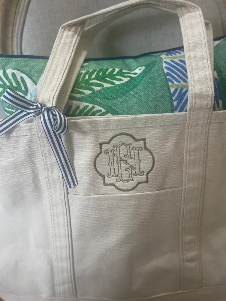 Monogrammed Medium Tote Bag, Personalized Canvas Boat Bag, Custom Beach Bag Tote, Personalized Diaper Bag, Pet Bag, Monogram Beach Bag